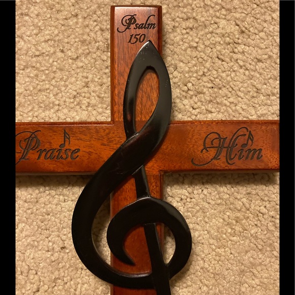 Solid Mahogany Wall Cross with Treble Clef - Psalm 150 “Praise Him” - Picture 4 of 8